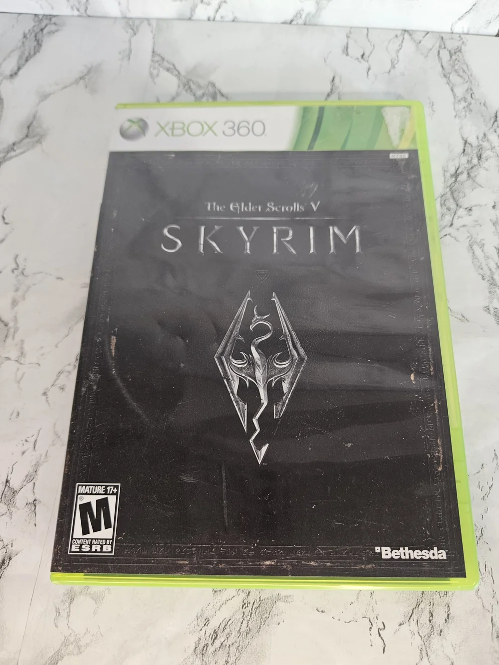 Skyrim Xbox 360  w/ Manual & Map